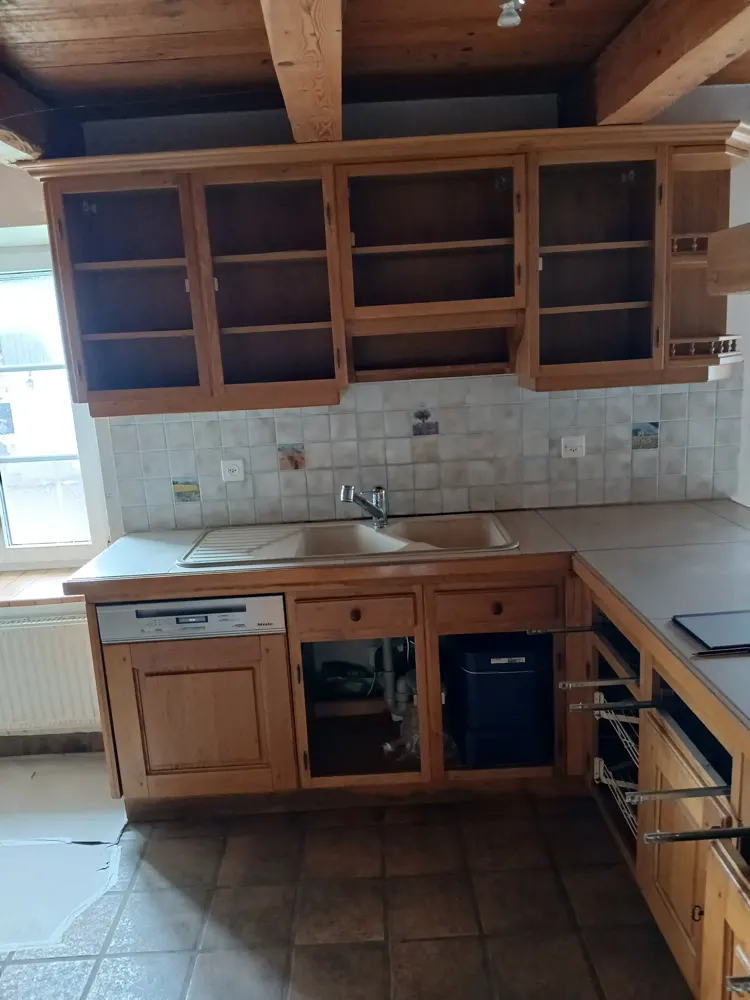 Cuisine en bois, Portes démontées, préparation des supports